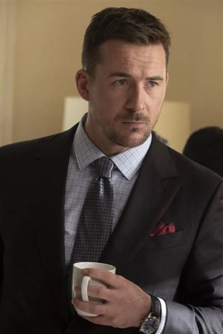 Barry Sloane Age, Weight, Height, Measurements