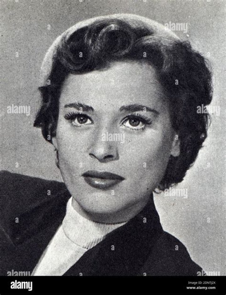 Bella Darvi