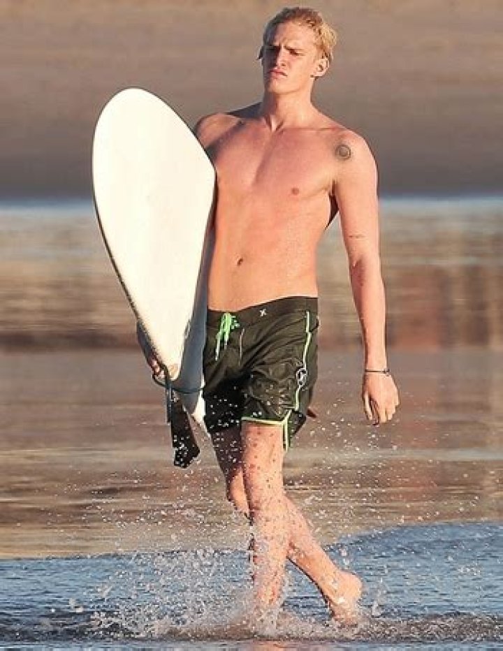 Cody Simpson Age, Weight, Height, Measurements
