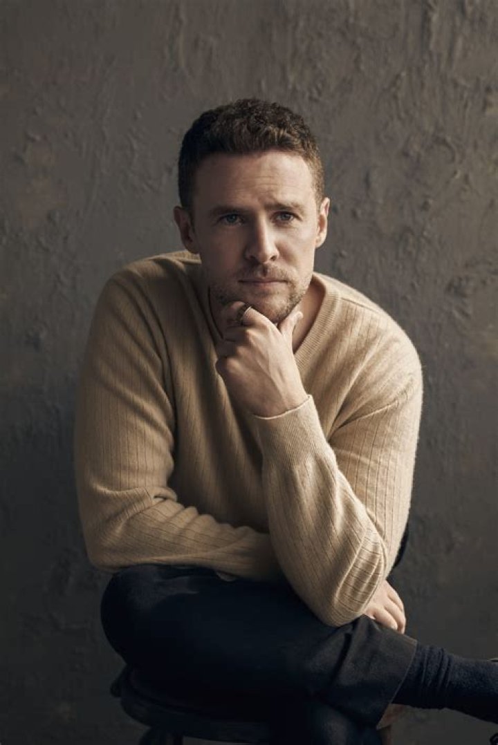 Iain De Caestecker Diet Plan