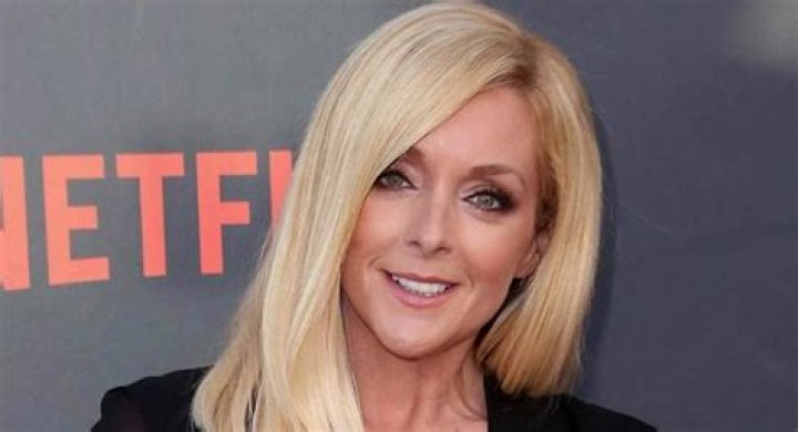 Jane Krakowski Bra Size, Age, Weight, Height, Measurements