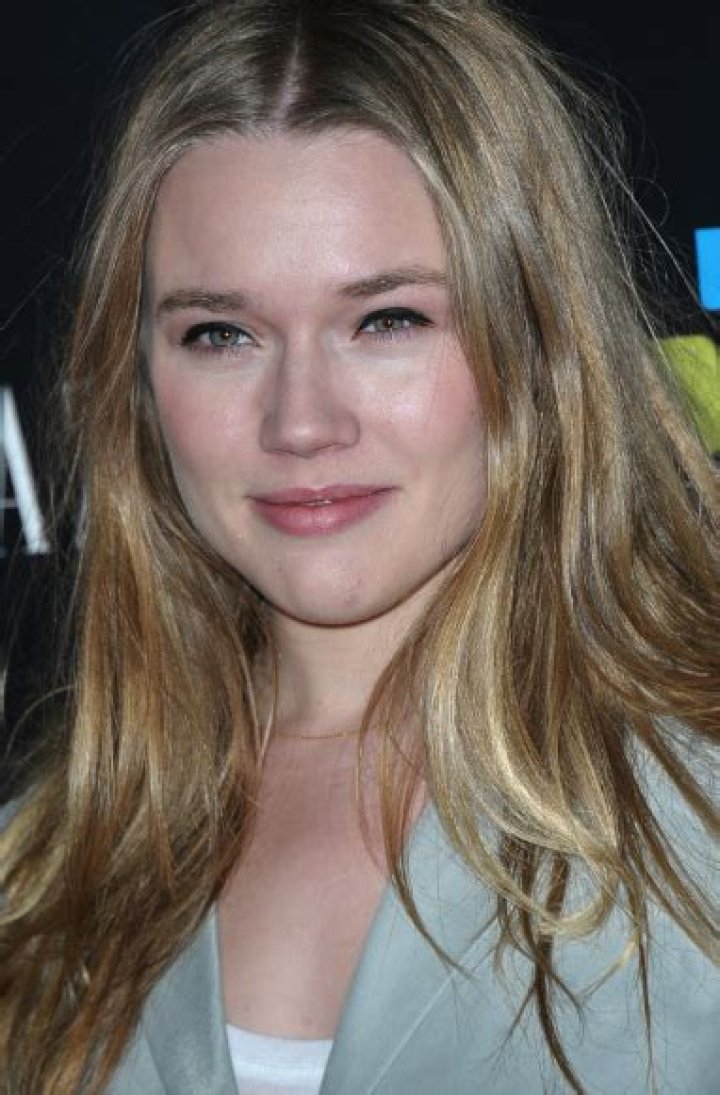 Jemima West Bra Size, Age, Weight, Height, Measurements