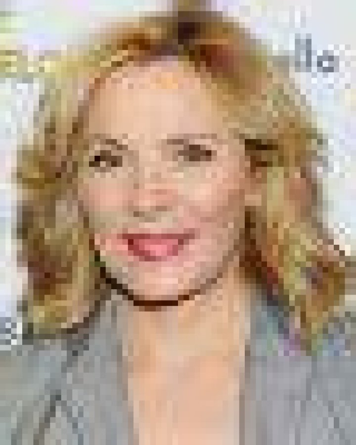Kim Cattrall Bra Size, Age, Weight, Height, Measurements