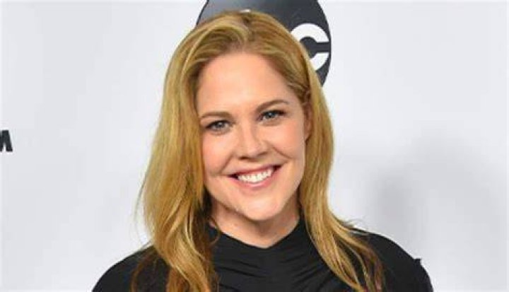 Mary McCormack Bra Size, Age, Weight, Height, Measurements
