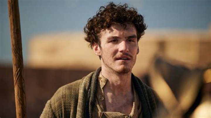 Mat Cauthon played by Donal Finn