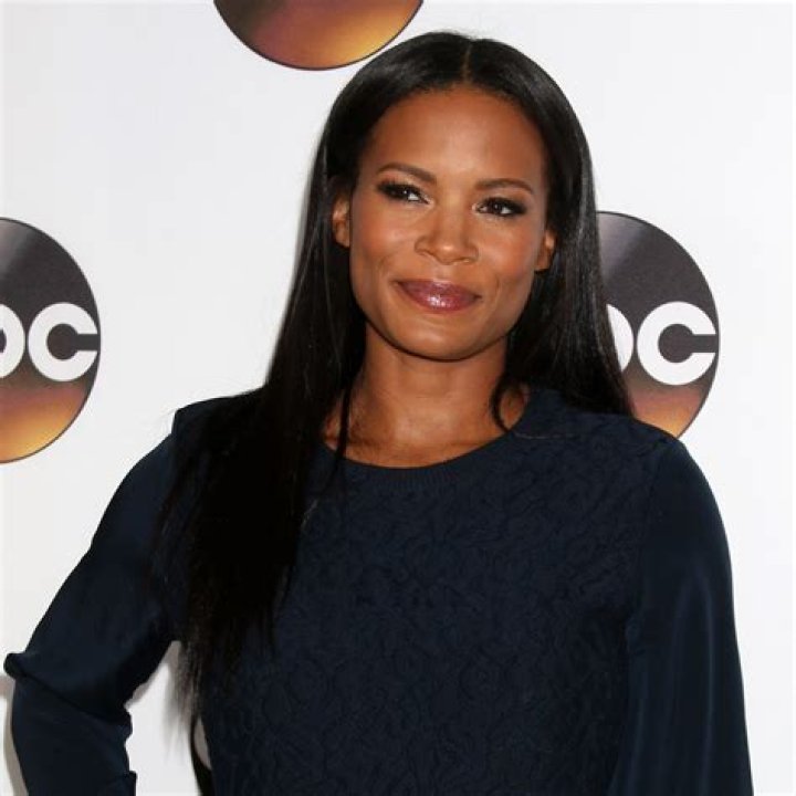 Rose Rollins Bra Size, Age, Weight, Height, Measurements