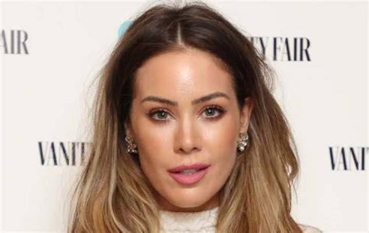 Roxanne McKee Bra Size, Age, Weight, Height, Measurements