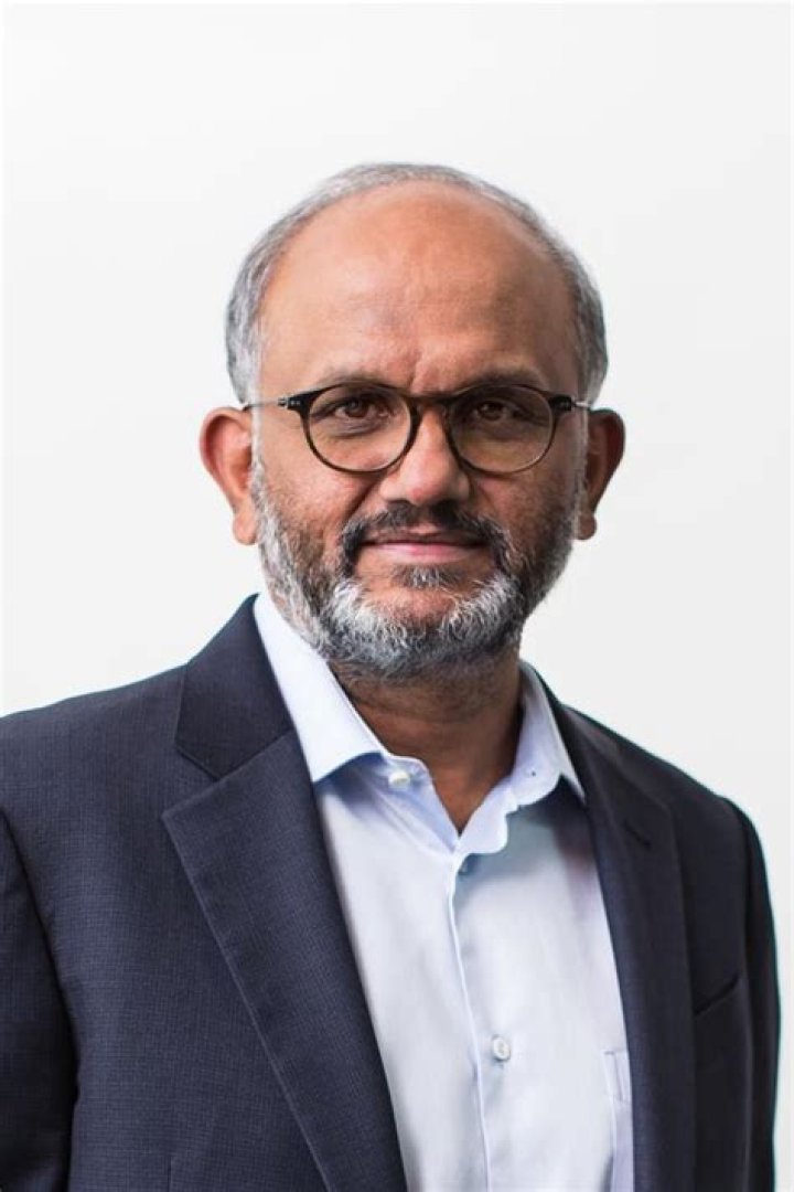 Shantanu Narayen Biography