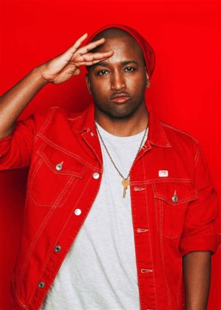 Swoozie Biography