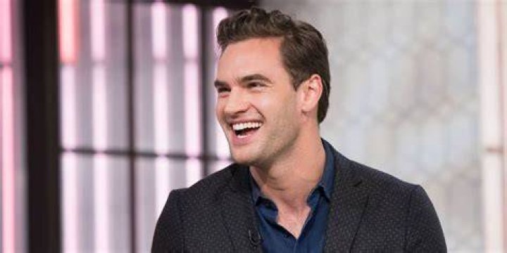 Tom Bateman Net Worth